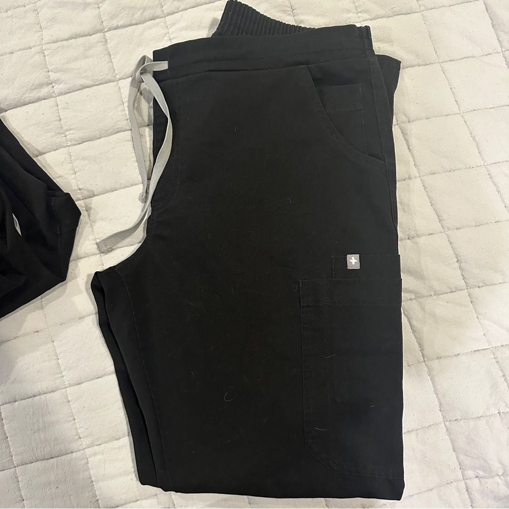 Figs Black Bundle - image 3